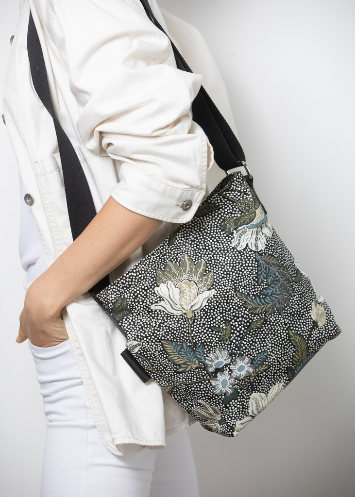 Ceannis small shoulder bag sales